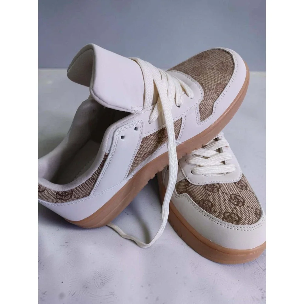La Sheelah Rexx-02 Womens White Tan Monogram Low Top Sneakers Shoes Size 7
